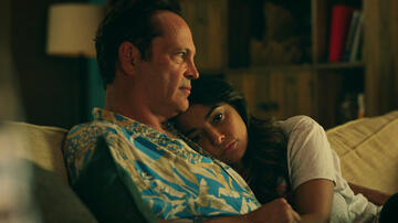 Vince Vaughn e Natalie Martinez in Bad Monkey 1x07