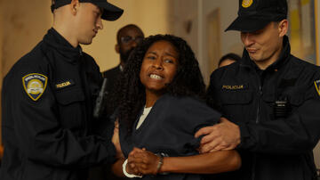 Carlacia Grant come Cleo in Outer Banks 5x03