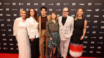 Saskia Reeves, Olivia Cooke, Christopher Chung, Aimee-Ffion Edwards, la star e produttore esecutivo Sir Gary Oldman e Ruth Bradley alla première mondiale della sesta stagione di 'Slow Horses' al Toronto International Film Festival venerdì 11 settembre 2026