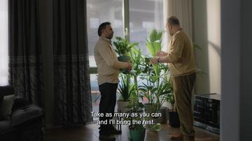 A bit of light (Kami nour), scena da Clip 1