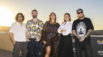 Max Angioni, Stefano Rapone, Michela Giraud, Simona Ventura, Eleazaro Rossi al photocall della presentazione della Stagione 2 di RIP - Roast in Peace