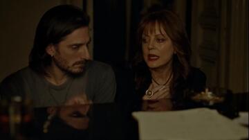 The Echo Chamber, scena da Clip 1