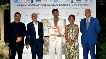 Venezia 83, ad Andrea Pallaoro per 'The Echo Chamber' il Premio Mimmo Rotella 2026