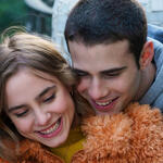 Clara Galle, Julio Peña in A Través De Tu Mirada