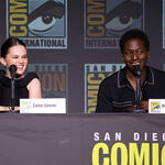 (S-D) Cailee Spaeny e David Jonsson sul palco della Hall H al SDCC in San Diego, in California, per  Alien: Romulus Panel il 26 luglio 2024