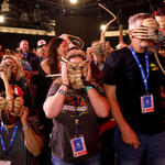 Ospiti in cosplay nella Hall H al SDCC in San Diego, in California, per Alien: Romulus Panel il 26 luglio 2024