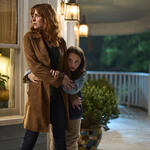 Ashleigh Cummings come Abby Conroy, Caoilinn Springall come Hendrix Conroy in Citadel 1x02