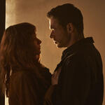Ashleigh Cummings come Abby Conroy, Richard Madden come Mason Kane in Citadel 1x02