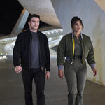 Richard Madden come Mason Kane, Priyanka Chopra Jonas come Nadia Sinh in Citadel 1x06