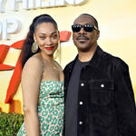 (S-D) Bria Murphy ed Eddie Murphy partecipano alla première mondiale di Beverly Hills Cop: Axel F al Wallis Annenberg Center for the Performing Arts il 20 giugno 2024 a Beverly Hills, California