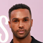Lucien Laviscount attende la premiere della stagione 4 di Emily In Paris presso il The Egyptian Theater il 14 agosto 2024 in Los Angeles