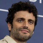 L'attore Giuseppe Tantillo al photocall di Iddu di Fabio Grassadonia, Antonio Piazza a Venezia 81 il 5 settembre 2024