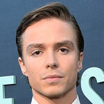 Nicholas Alexander Chavez partecipa alla premiere di Monsters: The Lyle and Erik Menendez Story di Netflix all'Egyptian Theatre Hollywood il 16 settembre 2024 a Los Angeles, California