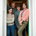 La famiglia Brown in Windsor Gardens sul set di Paddington in Perù