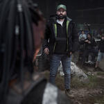 Dan Trachtenberg sul set di Predator Badlands