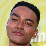 Owen Thiele partecipa alla proiezione di Overcompensating e all'after-party all'Hollywood Palladium il 14 maggio 2025 a Los Angeles, California