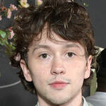 Cole Tristan Murphy partecipa alla première di The Four Seasons di Netflix a Los Angeles il 24 aprile 2025 a Los Angeles, California