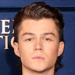 Zac Burgess alla première di Cruel Intentions sul red carpet di Los Angeles presso l'Ebell Club di Los Angeles il 19 novembre 2024 a Los Angeles, California