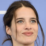 L'attrice Rebecca Marder al photocall del film L'Étranger di François Ozon alla 82a Mostra del Cinema di Venezia, martedì 2 settembre 2025