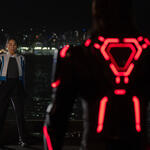 (S-D) Greta Lee come Eve Kim e Jared Leto come Ares in Tron: Ares