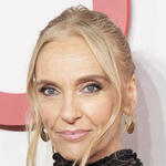 Toni Collette partecipa alla première mondiale di 'Goodbye June' di Netflix al Curzon Mayfair il 3 dicembre 2025 a Londra, Inghilterra