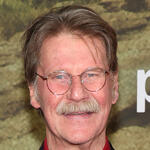 Leer Leary partecipa alla première della seconda stagione di Fallout sul red carpet all'Academy Museum of Motion Pictures l'8 dicembre 2025 a Los Angeles, California