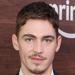 Hero Fiennes Tiffin partecipa alla proiezione speciale a New York di Young Sherlock di Prime Video