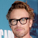 Simon Baker partecipa alla première newyorkese di Scarpetta di Prime Video il 3 marzo 2026 a New York