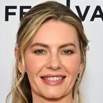 Elisha Cuthbert partecipa alla première di Every Year After al Tribeca Film Festival l'8 giugno 2026 a New York