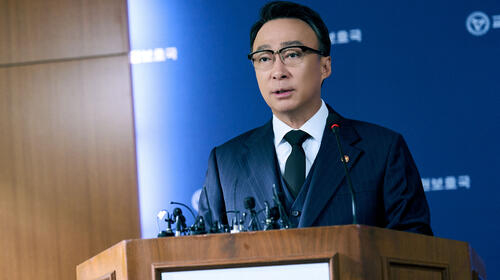 Lee Sung-Min come Choi Gang-seok in Lezioni vere 1x05