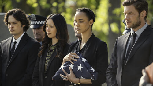 Keno (Jasper Jones), Renee Birdwhistle (Adeline Rudolph), Frances Neagley (Maria Sten), Hudson Riley (Greyston Holt) in Neagley 1x05