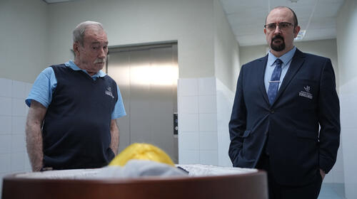 Muertos S.r.l. 2x06 - First Look
